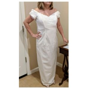 Vintage Fairytale Wedding Dress with Train Cream off the Soulders sz.8-10